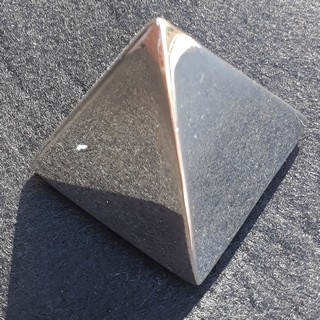 radiance-silver-pyramid-1-320