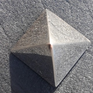 radiance-silver-pyramid-top-view-320