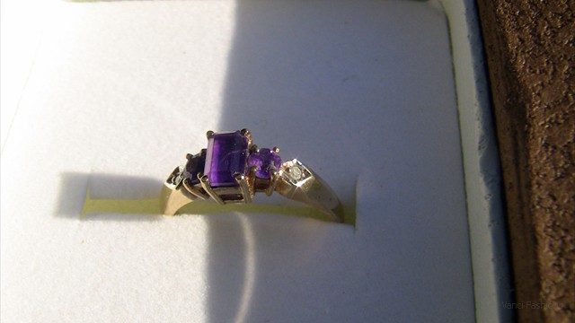 Amethyst and Diamonds gold ring