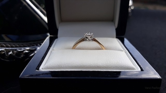 Diamond Solitare Engagement Ring